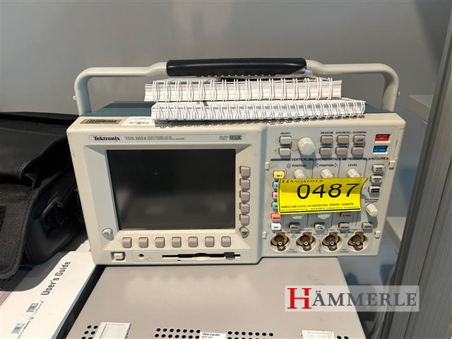 Tektronix TDS 3054 FOUR CHANNEL COLOR DIGITAL PHOSPHOR OSCILLOSCOPE